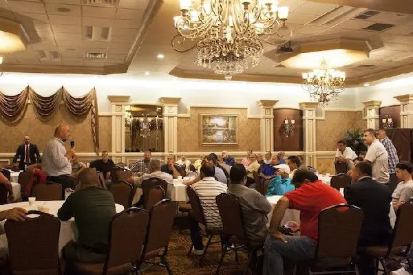 Detroit gas station owners to join organization to safeguard interests