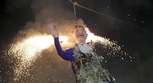 Mexicans burn Donald Trump to celebrate Easter