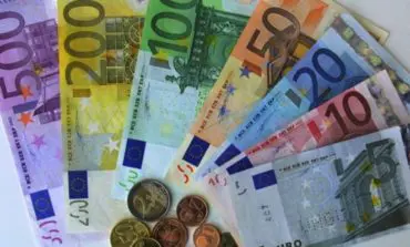Syrian refugee returns €150,000 he found in a cupboard