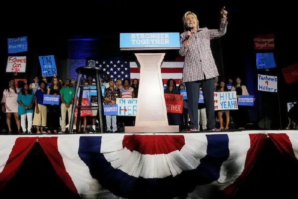 Clinton makes history, secures Democrats' White House nomination