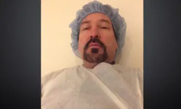 Man surrenders after tossing fake bomb into police van in Manhattan