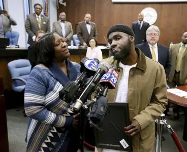 New Jersey man goes viral for breaking up fight-'I am a Muslim'