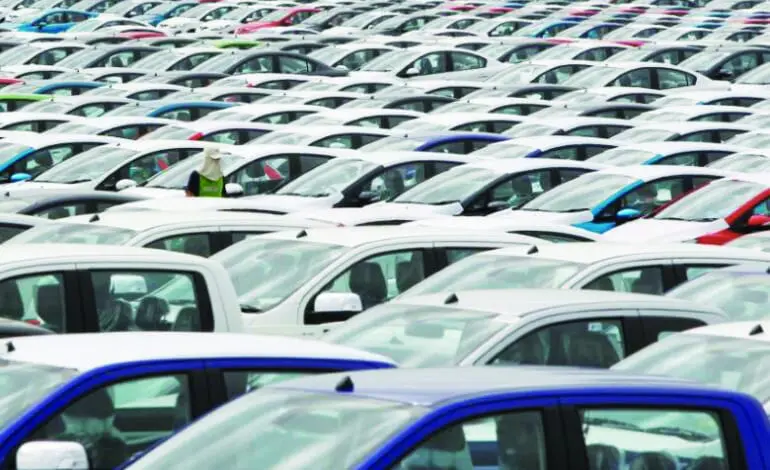 Ford to cut 1,400 white-collar jobs, shares tumble