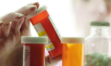 Dearborn doctor pleads guilty to unnecessarily prescribing pain meds