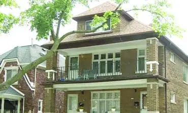 Two Lebanese Americans charged with aiding Hezbollah