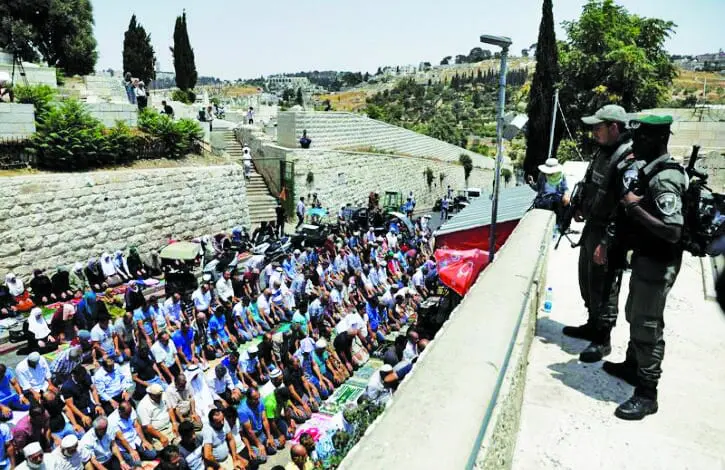 Al-Aqsa standoff: Palestinian anger mounts over holy site restrictions