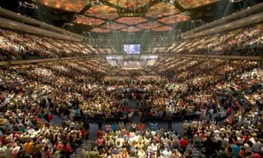 Mosques stay open to aid Harvey victims, while Texas' largest megachurch closes doors
