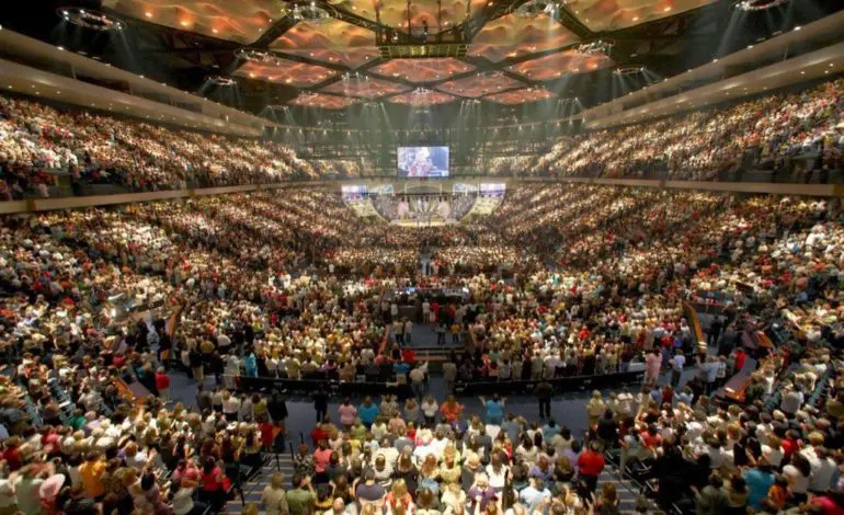 Mosques stay open to aid Harvey victims, while Texas' largest megachurch closes doors