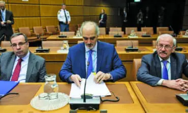 Syrians talk peace in Vienna prior to Russian meeting