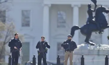 Man fatally shoots himself in front of White House