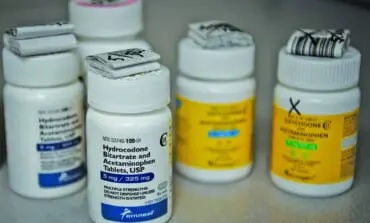 Federal agents raid Dearborn clinic