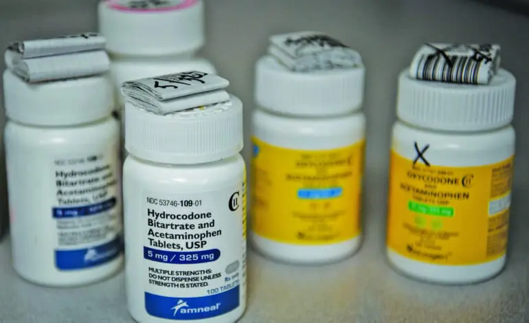 Federal agents raid Dearborn clinic