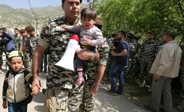 Hundreds of refugees return to Syria from Lebanon