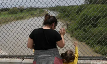 Federal court blocks detention of asylum seekers