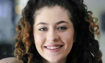 Teen creates website to help children of deportees