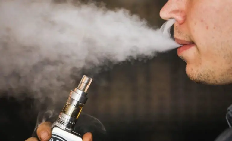 U.S. vaping-related deaths rise to 47, cases of illness to 2,290
