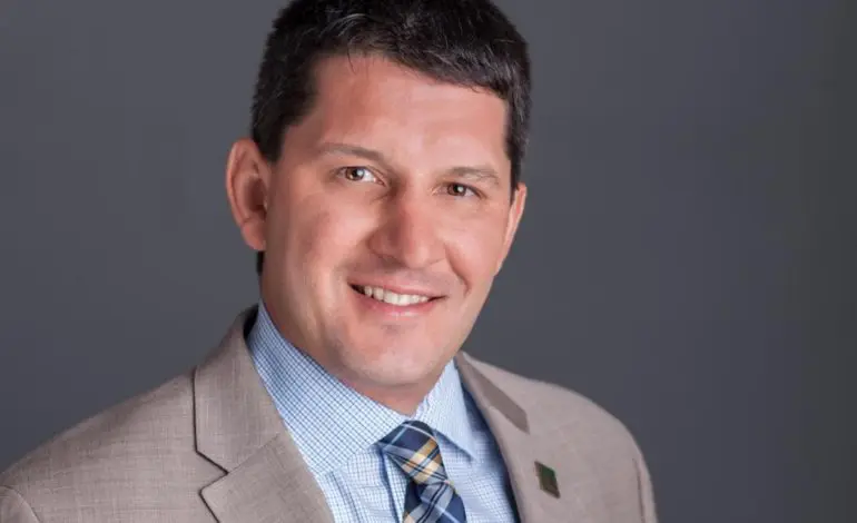 Superintendent Glenn Maleyko recognizes school board for service to the community