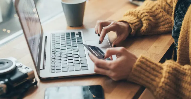 FBI Detroit Division offers tips to avoid holiday scammers