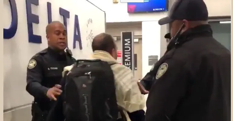 Man arrested after anti-Semitic rant on plane