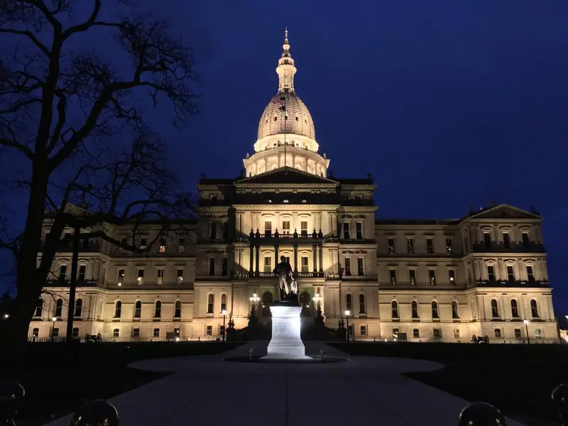 Michigan Legislature backs A to F letter grades for public schools