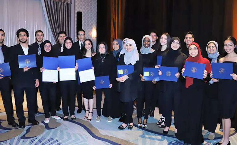 LAHC honors two leaders, awards $60k in scholarships to high achievers in sold-out gala