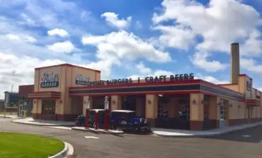 Gov. Whitmer signs executive order temporarily closing bars, theaters, casinos and other public spaces