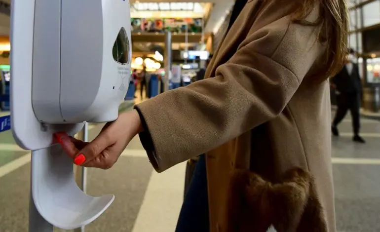 Men lag behind women in following social distancing measures according to new Michigan-based survey