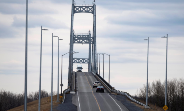 United States, Canada agree on deal to extend non-essential travel ban