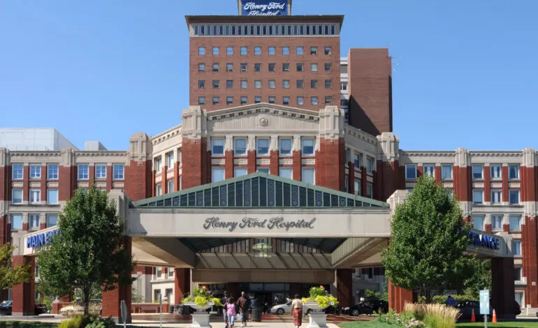 4,700 frontliners to get second COVID vaccine dose at Henry Ford