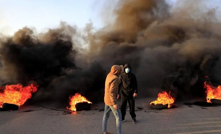 Lebanese anger at economy grows as political deadlock persists