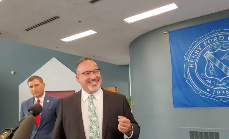 U.S. Secretary of Education visits Henry Ford College