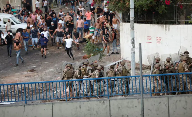 Lebanon spins further into crisis as Hariri abandons bid to form government