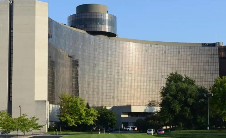 Dearborn Hyatt Regency Hotel to be sold, turned into apartments