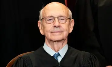 Supreme Court Justice Stephen Breyer to retire