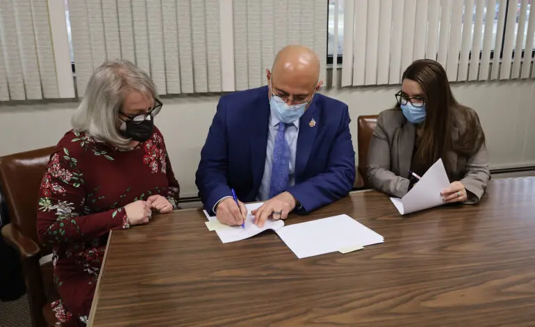 Dearborn Heights officials negotiate new street lighting arrangement with DTE