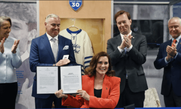 Gov. Whitmer signs distracted driving law into effect: What does that mean for drivers?