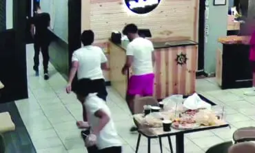 Four teens run out on $400 restaurant bill, turn themselves in after police post video on Instagram