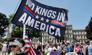 “No Kings” protest sweeps U.S. as Trump expands deportation crackdown nationwide