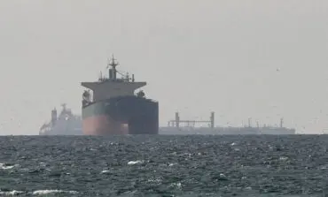 Strait of Hormuz tightens the noose on Trump; will he resume the war on Iran?