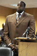 Detroit Mayor Kilpatrick pleads guilty, resigns