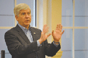 Republican Snyder woos immigrants to refill depopulated Michigan