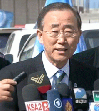 UN's Ban Ki-moon showered with shoes in Gaza over Israeli bias