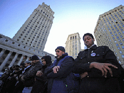 Civil liberties groups seek court order to stop NYPD from spying on Muslims