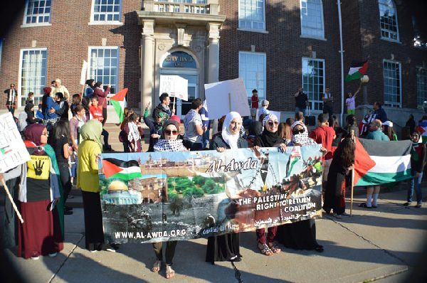 Arab Americans rally in solidarity with Palestinians