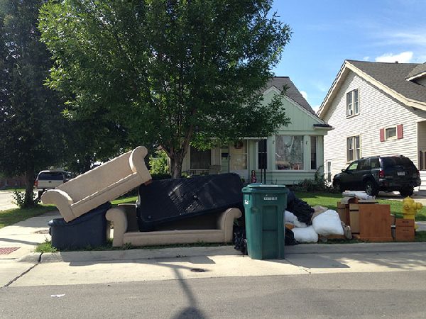 100 trash trucks set for city blitz Saturday, Aug. 30 to collect flood-damaged materials
