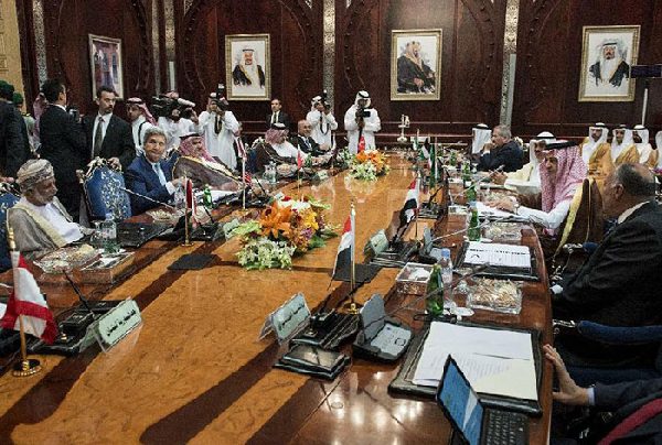 10 Arab states sign communique supporting U.S. intervention against “Islamic State”