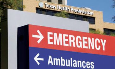 Ebola patient dies in Texas; five U.S. airports to screen for fever
