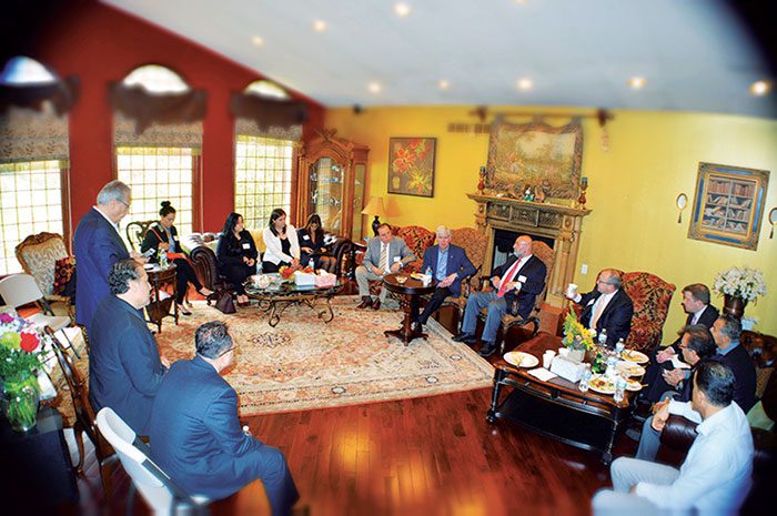 Snyder meets Arab American leaders