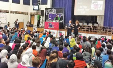 Head of Detroit FBI reads to Dearborn students