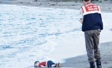 Photo of drowned Syrian toddler alert world to refugees' suffering